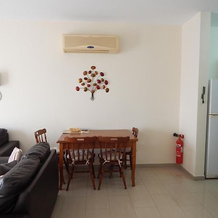 Barlee'S Apartment Паралимни Екстериор снимка