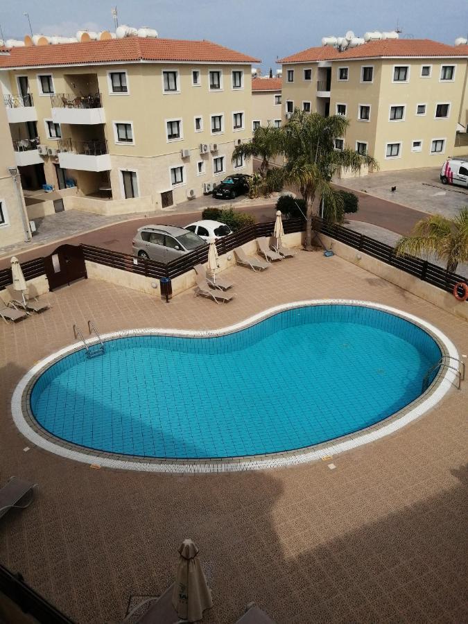 Barlee'S Apartment Паралимни Екстериор снимка