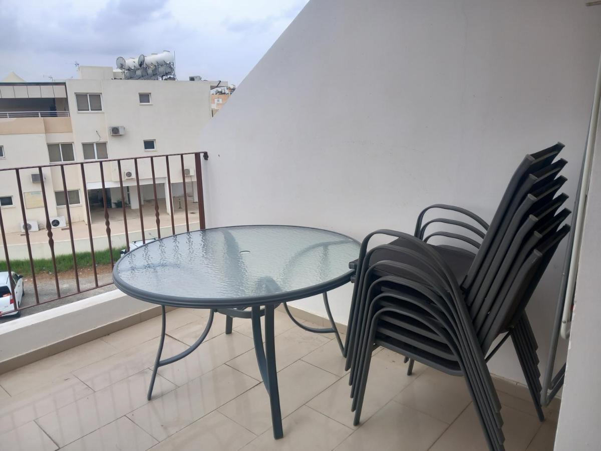 Barlee'S Apartment Паралимни Екстериор снимка