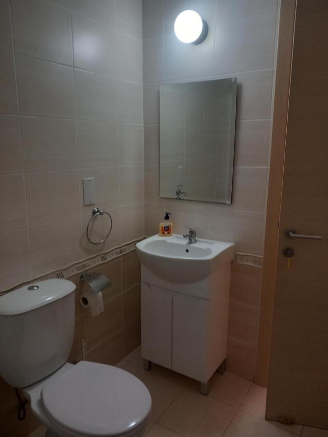 Barlee'S Apartment Паралимни Екстериор снимка