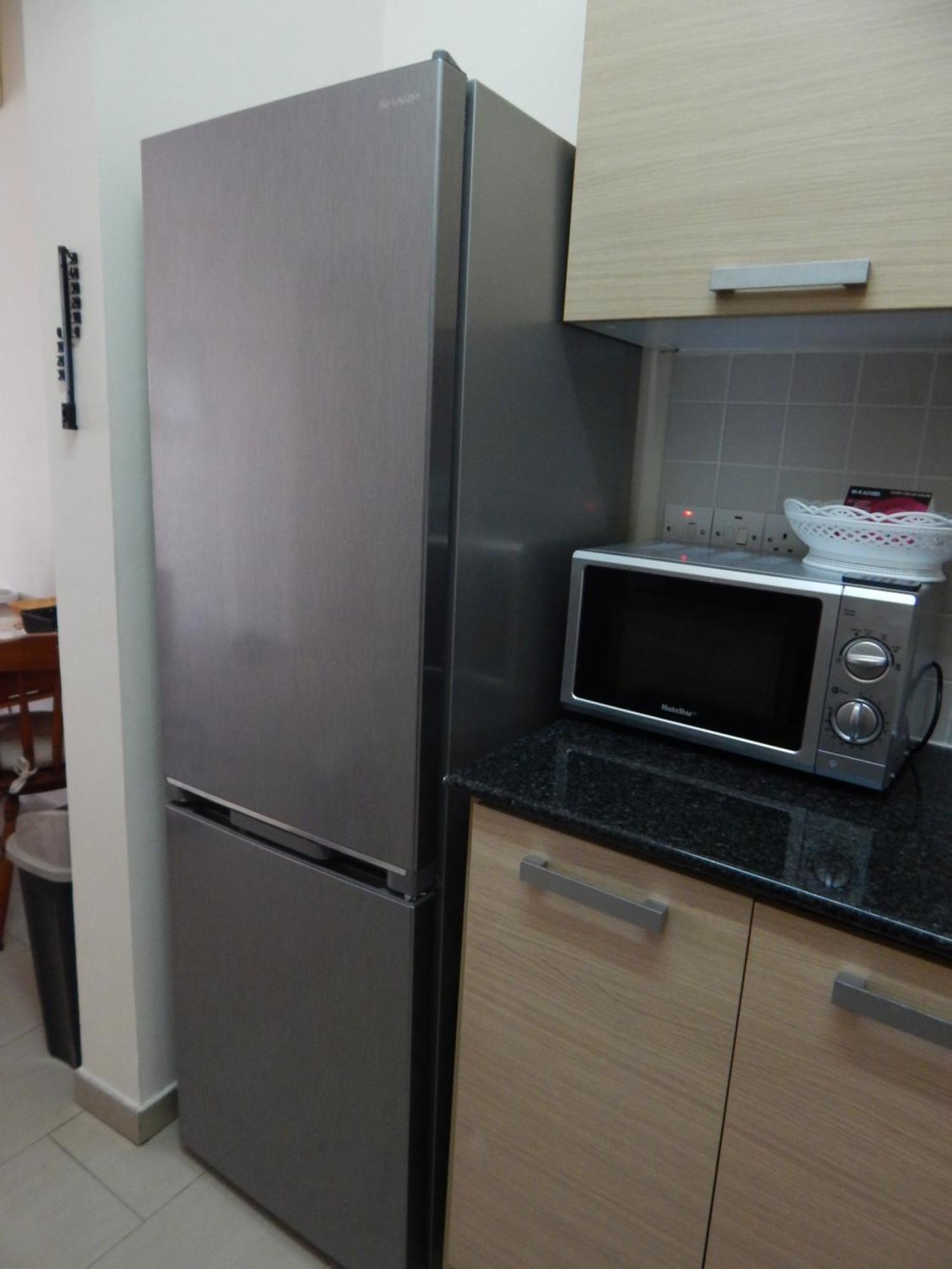 Barlee'S Apartment Паралимни Екстериор снимка