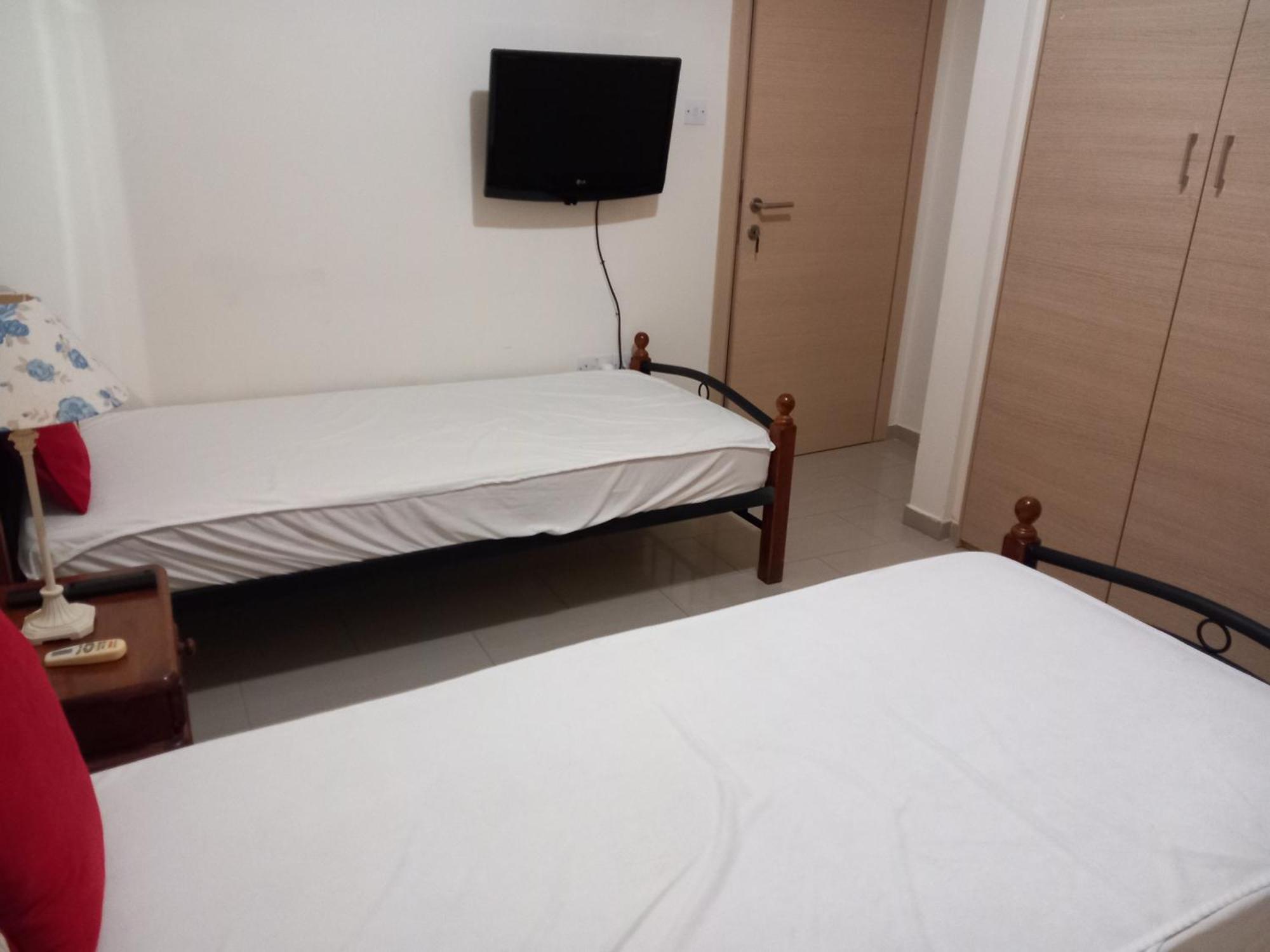Barlee'S Apartment Паралимни Екстериор снимка
